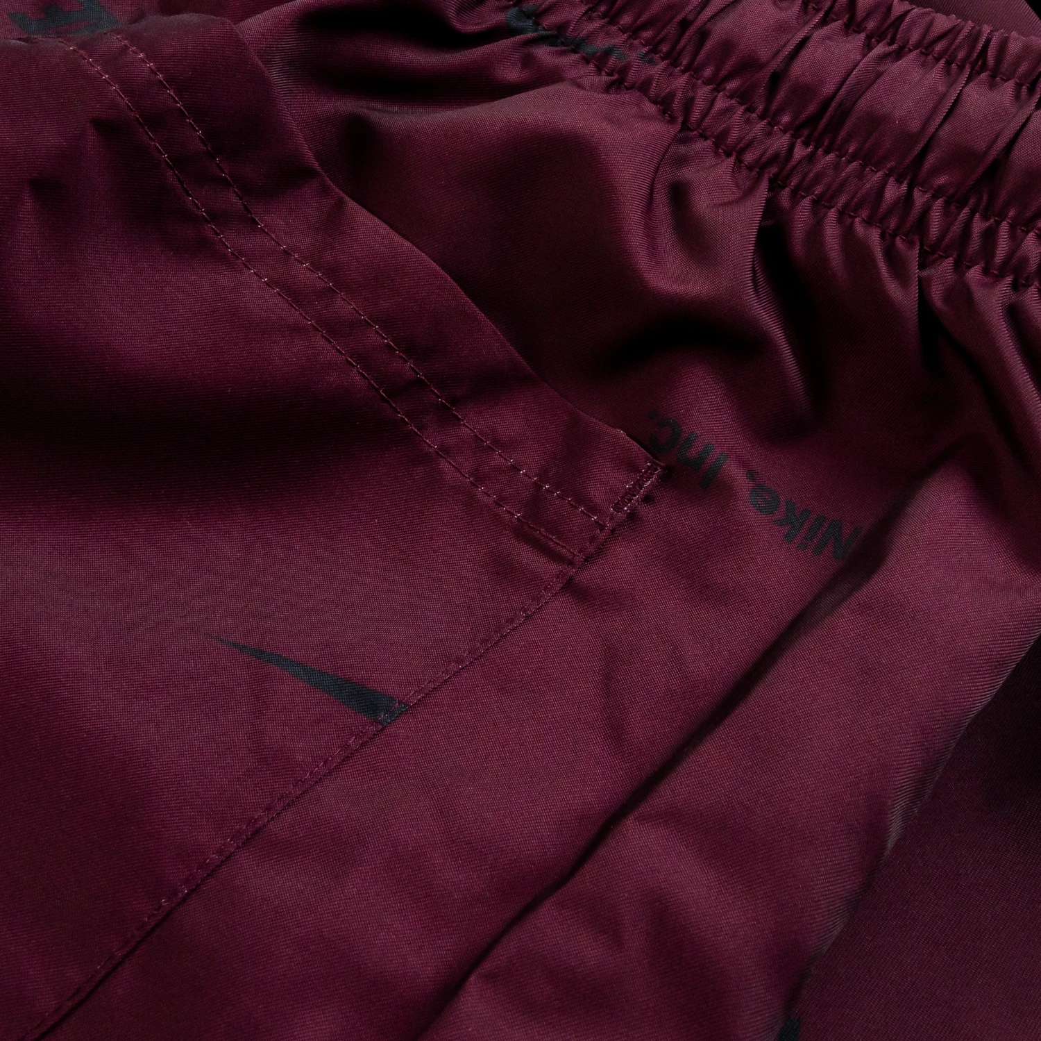 Nike Club Woven Flow Mens Shorts (Maroon) 2 Nike Club Woven Flow Mens Shorts (Maroon) - Image 2